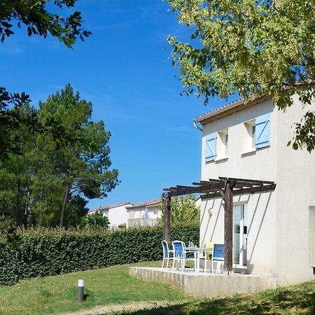 Residence Odalys Les Hauts De Salavas Buitenkant foto